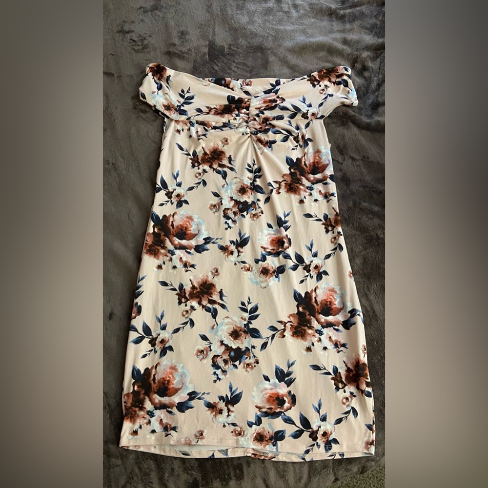 Plus, Pink floral, off shoulder stretch dress!